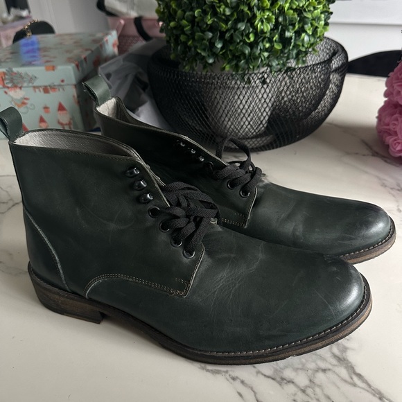 Mens Boots - Picture 2 of 7